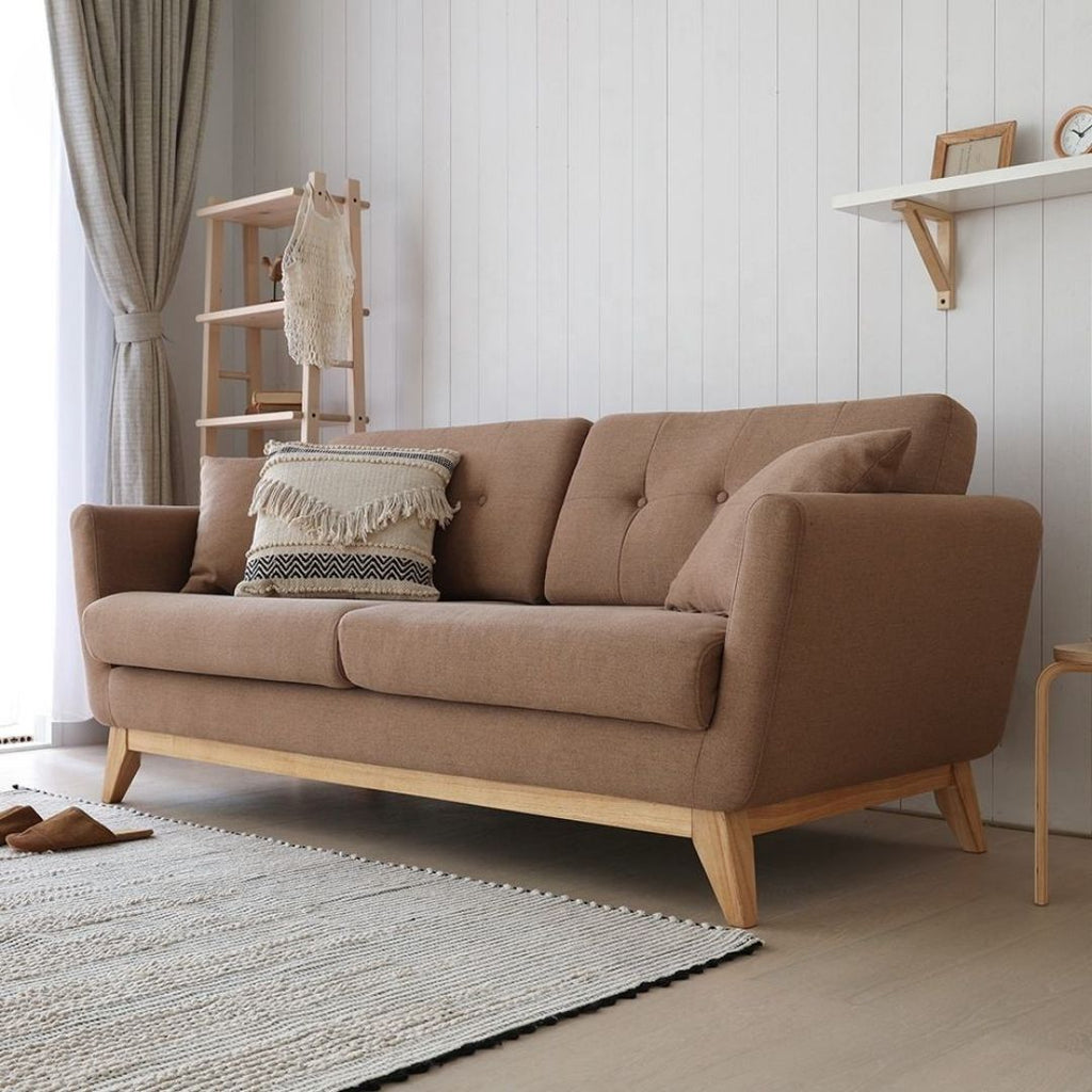 Klassisk og stilren treseter sofa