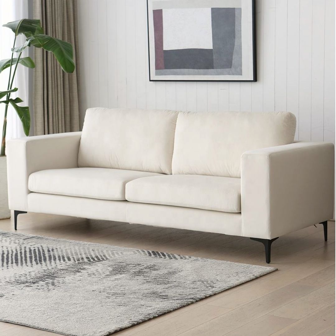 Minimalistisk og moderne hvit sofa