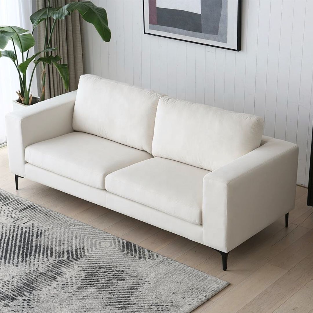 Moderne og minimalistisk hvit sofa