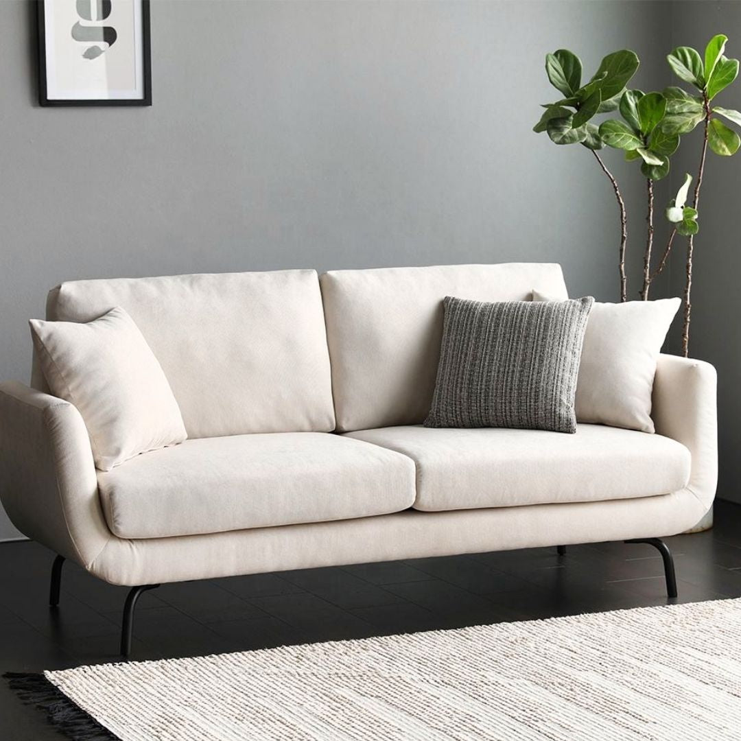Stilig og komfortabel lys sofa