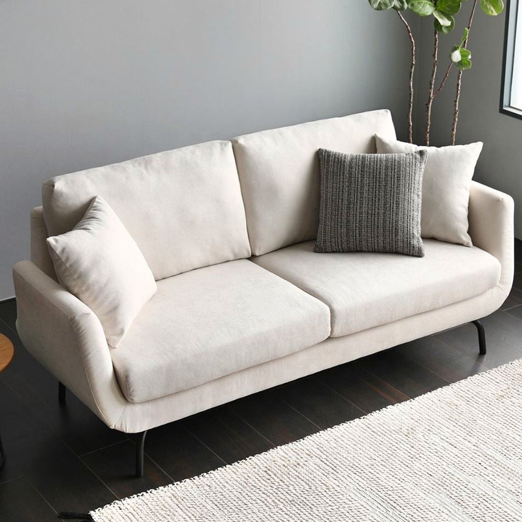 Stilig og komfortabel lys sofa